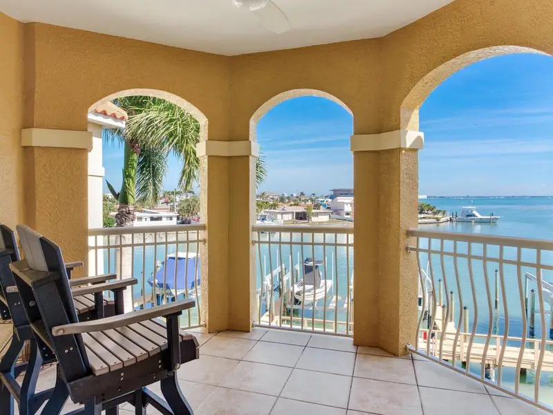 5353 Gulf Blvd #B202, FL
