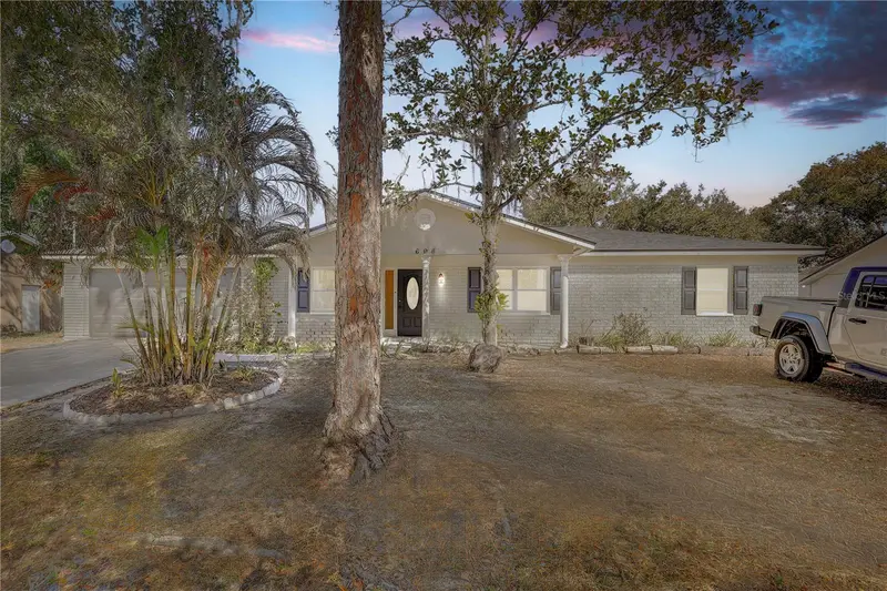 606 Dali Dr, FL