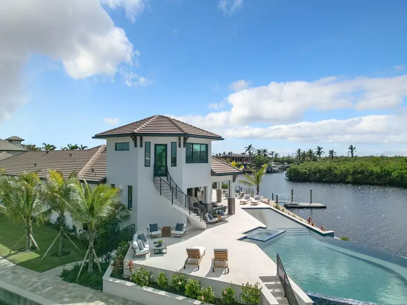 14201 Bay Dr, FL