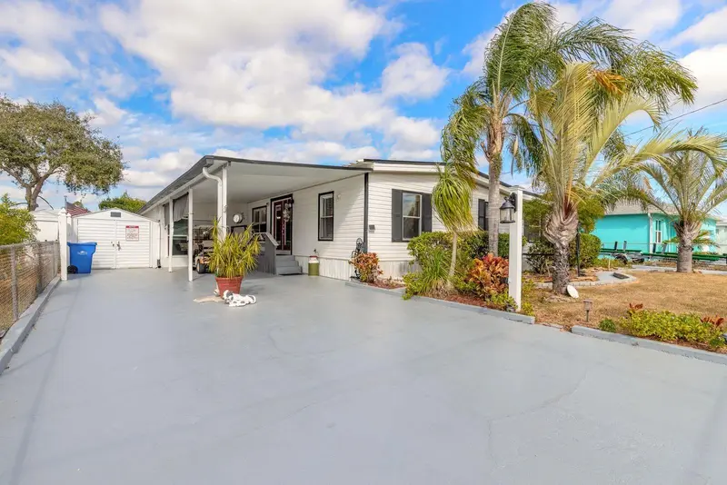 109 Douglas St, FL