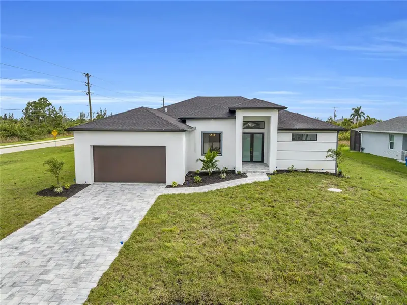 15401 Aqua Cir, FL