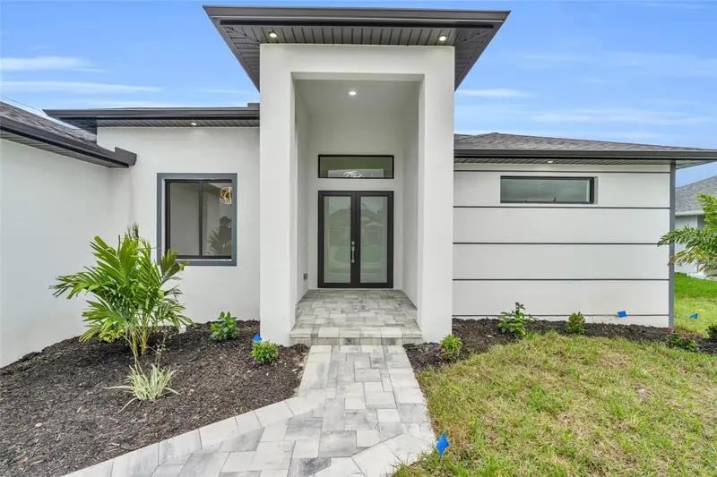15401 Aqua Cir, FL