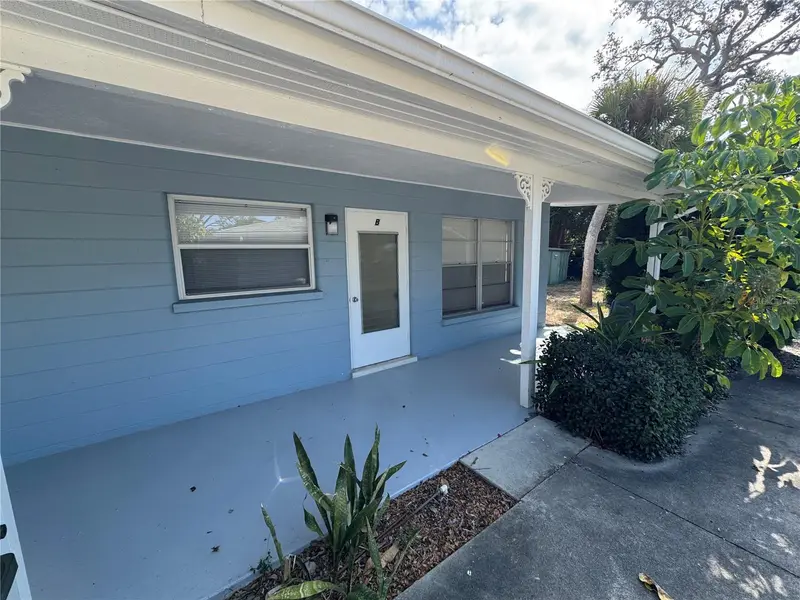 215 Park Blvd S #B, FL