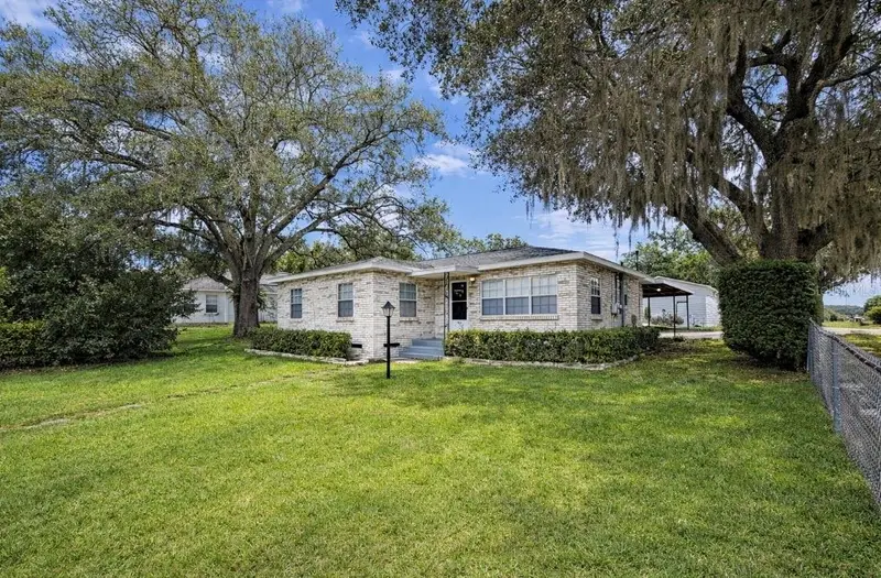 118 E Pine St, FL
