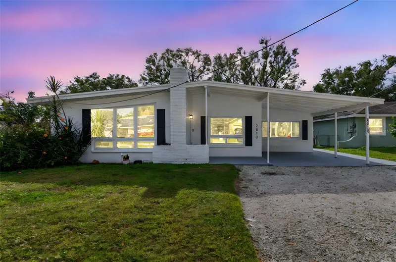 2810 W Silver Lake Ave, FL