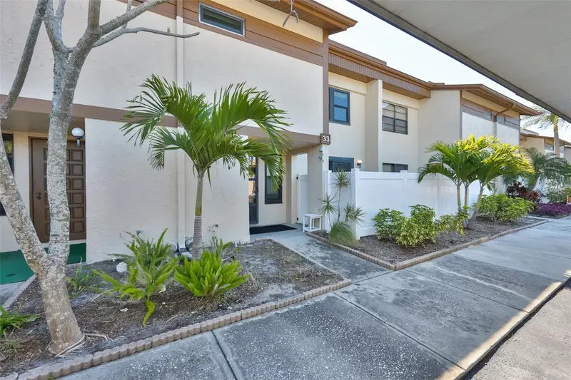 9209 Seminole Blvd #33, FL