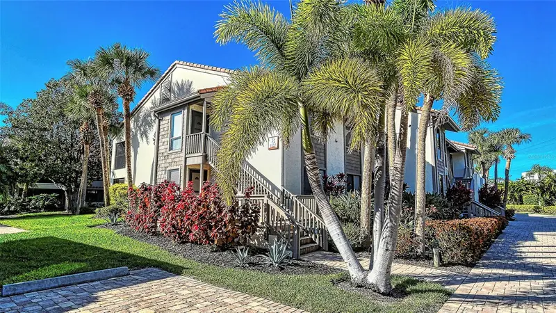 6204 Midnight Pass Rd #205, FL