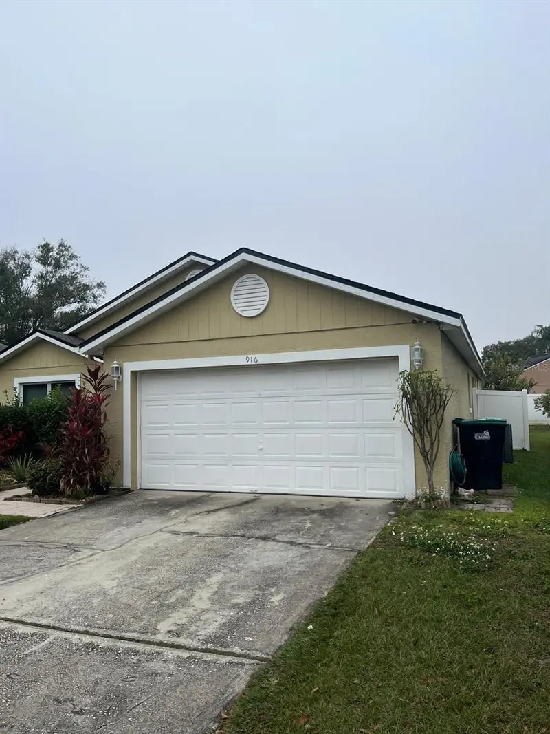 916 Ponderosa Pine Ct, FL