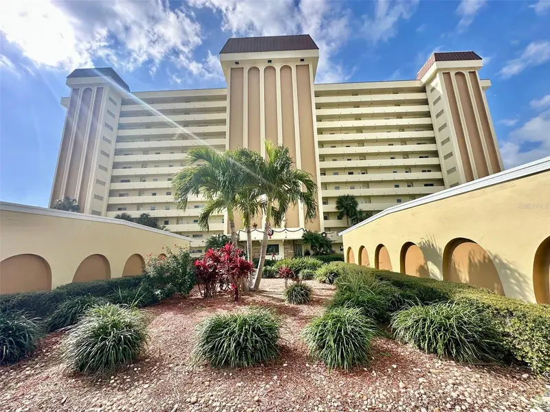 4550 Cove Cir #905, FL