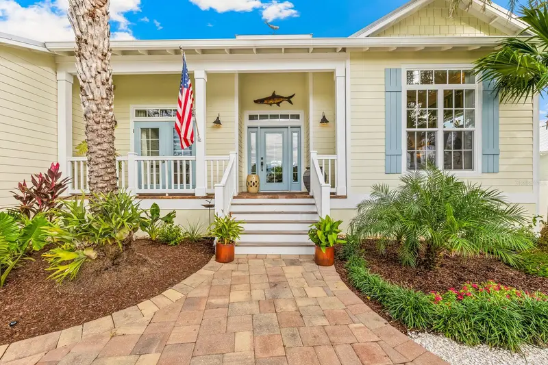 760 E Railroad Ave, FL