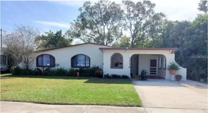 7714 W Powhatan, FL