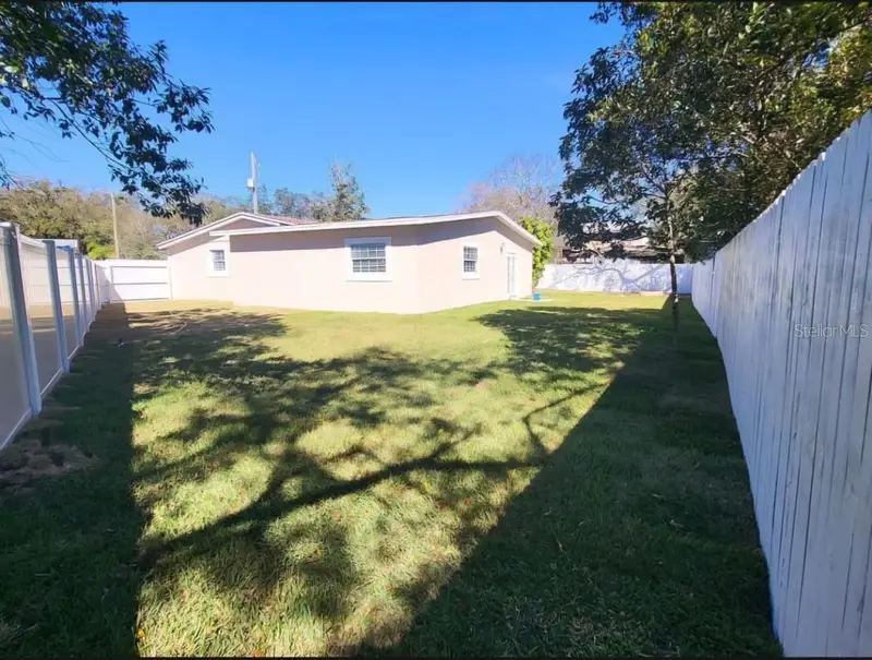 8605 May Cir, FL