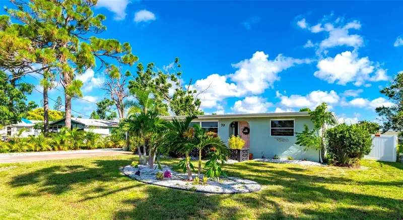 70 Virginia Ct, FL