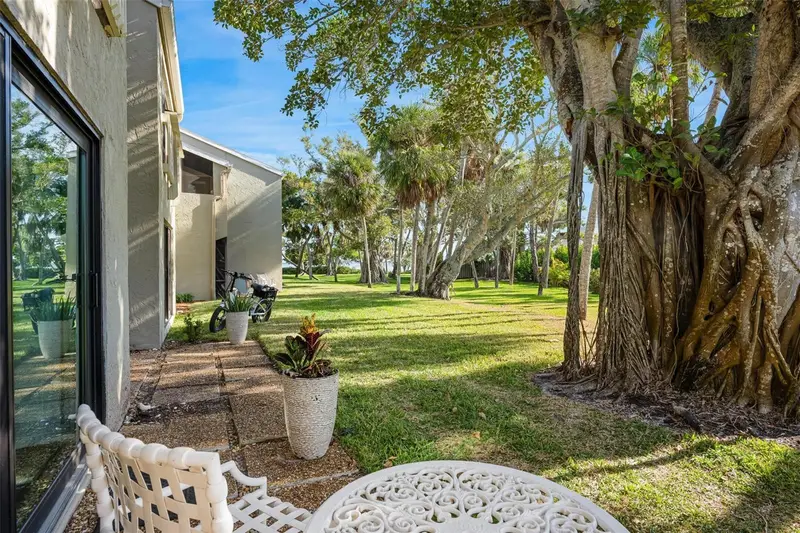 5260 Gulf Of Mexico Dr #403, FL