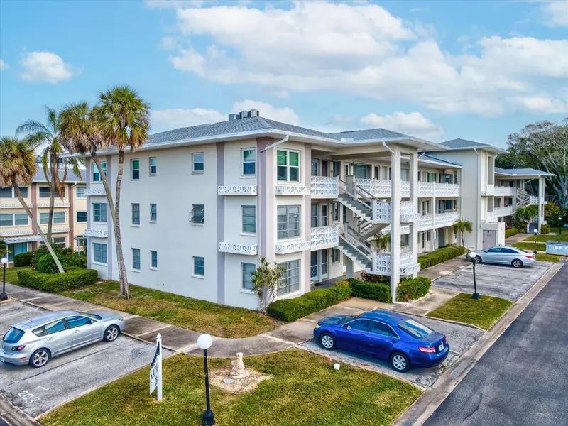1235 S Highland Ave #2-207, FL