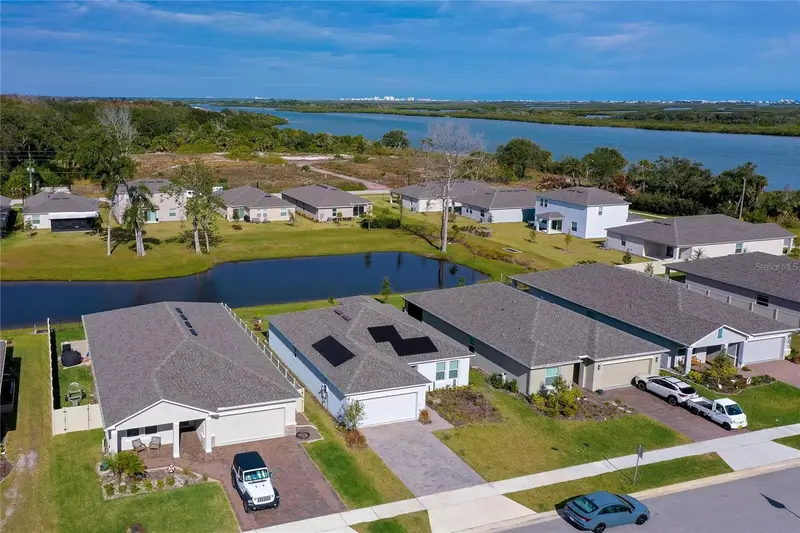 365 River Front Way, FL