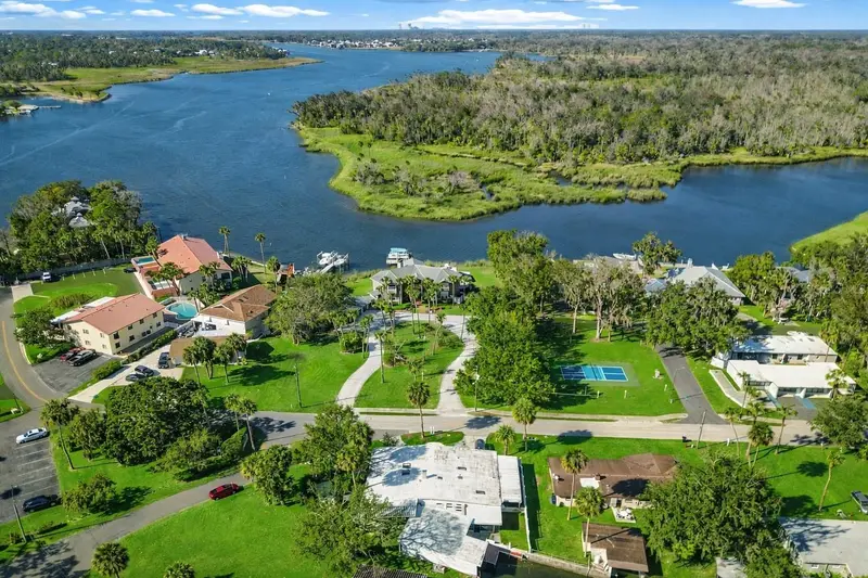 421 Nw 14th Pl, FL