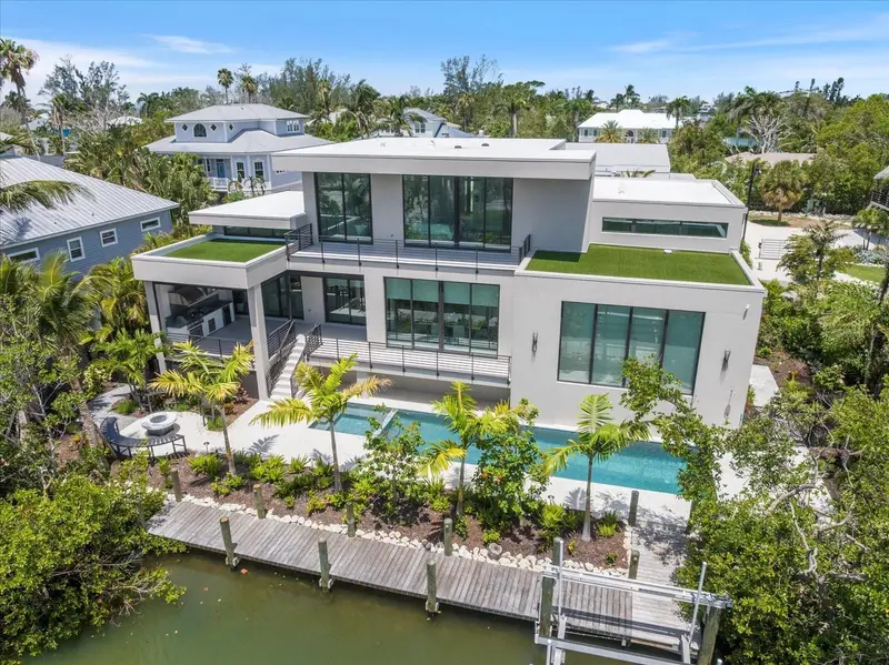 590 De Narvaez Dr, FL