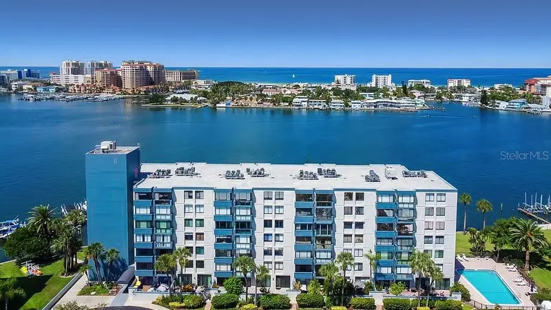 644 Island Way #101, FL