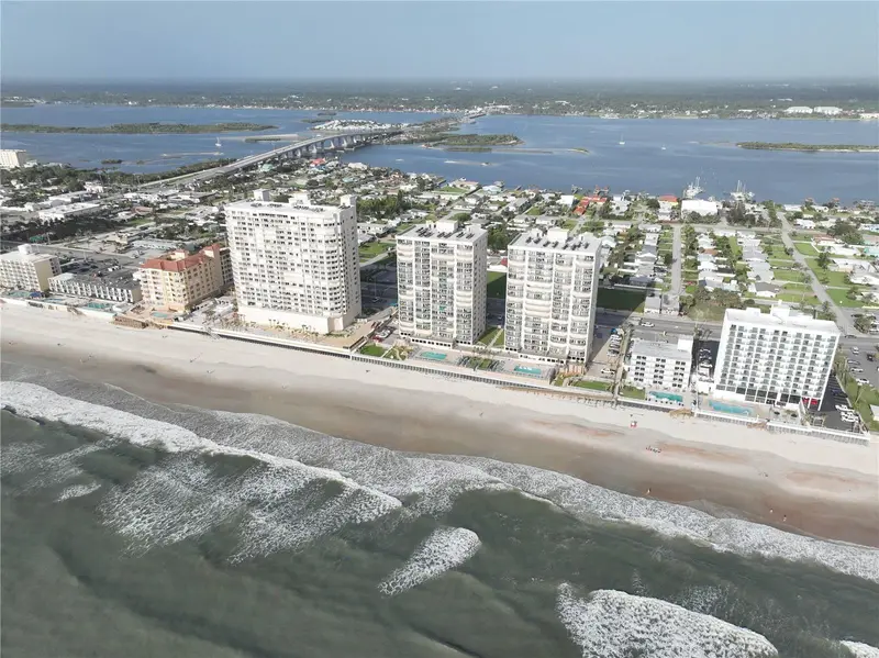 3315 S Atlantic Avenue #806, FL