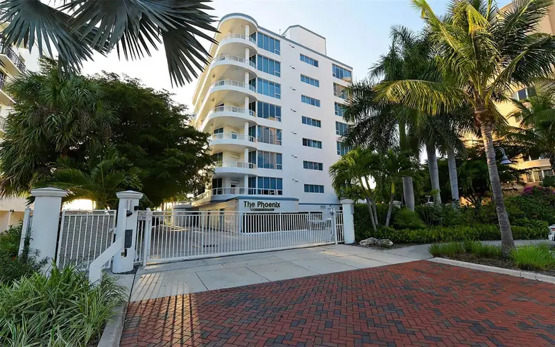 136 Golden Gate Pt #502, FL