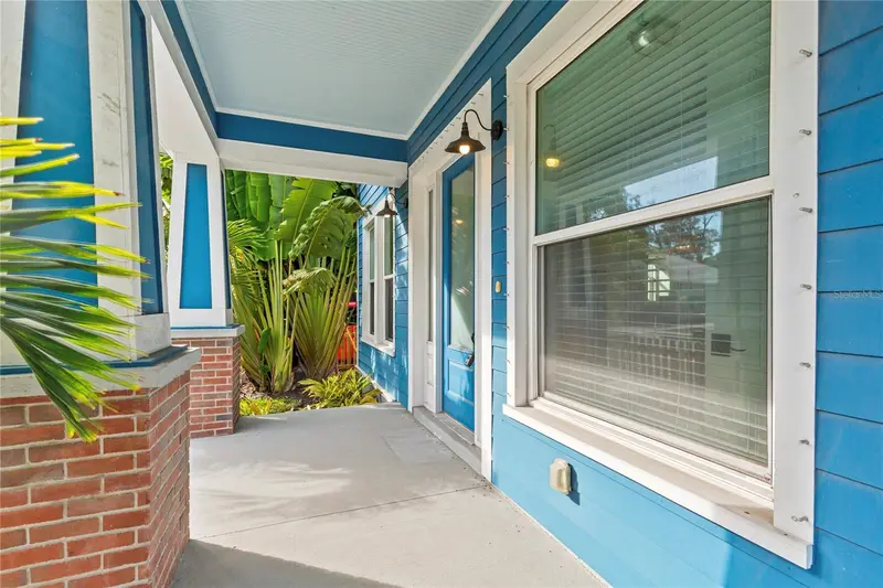 214 E Floribraska Ave, FL
