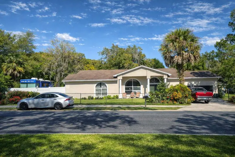 5116 E 122nd Ave, FL