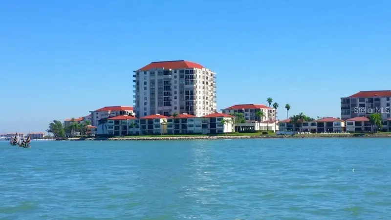 6265 Sun Blvd #805, FL