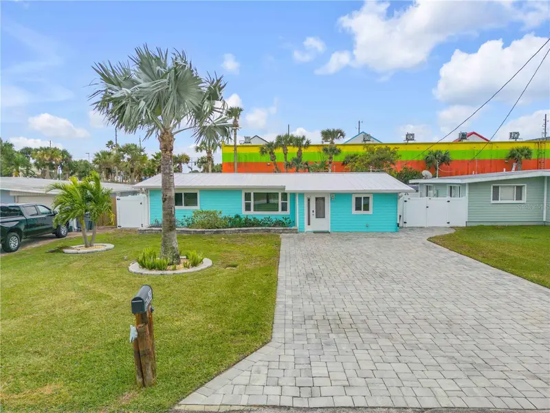 921 E 2nd Ave, FL