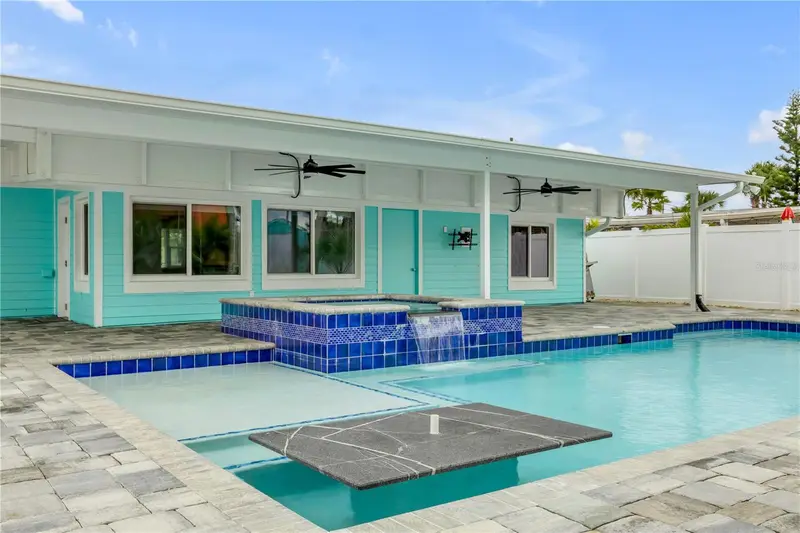 921 E 2nd Ave, FL