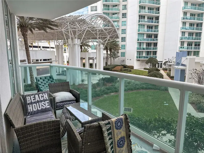 231 Riverside Dr #208-1, FL