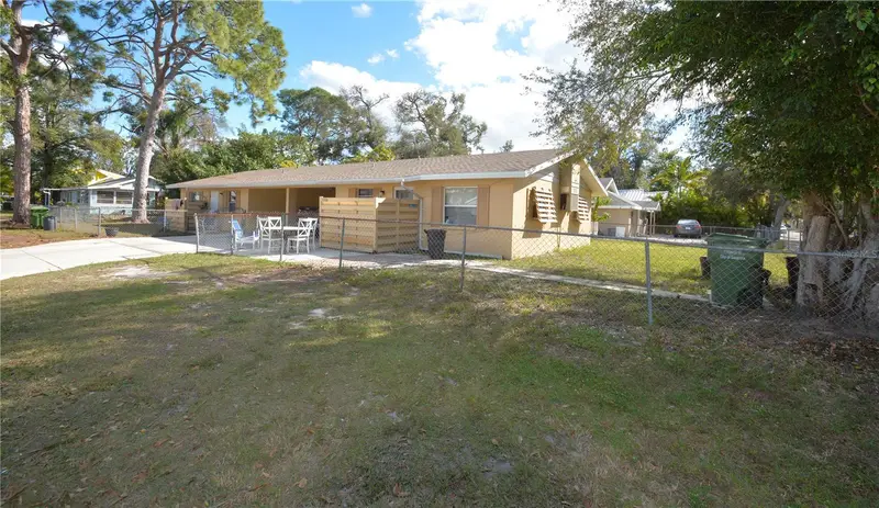 2100 9th St, FL