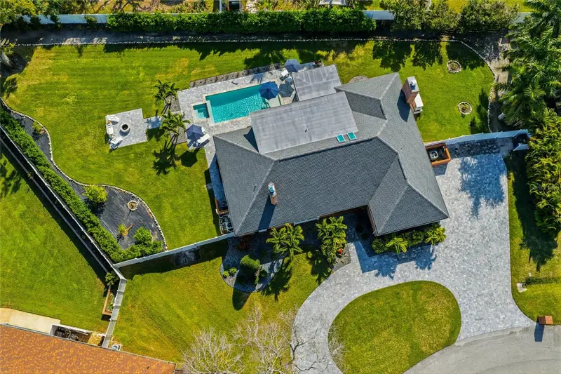 1307 Riverview Cir, FL