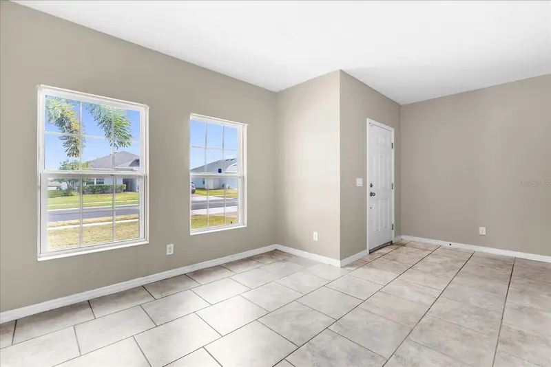 2751 Wadeview Loop, FL
