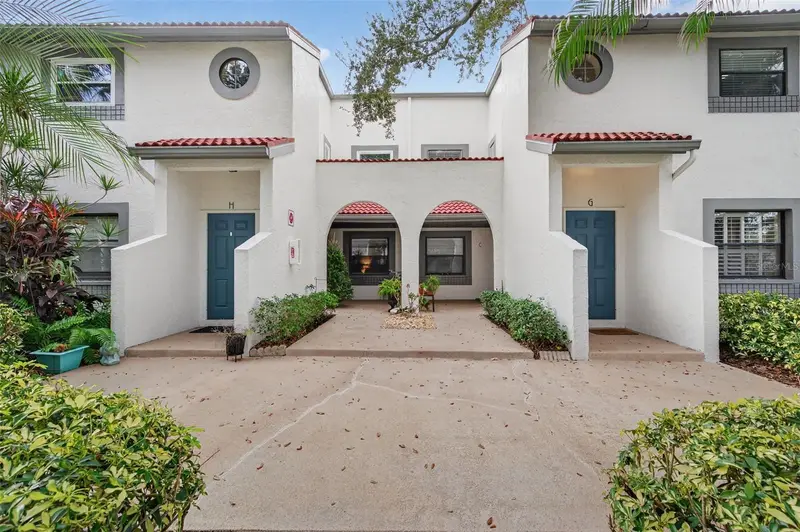 484 Santa Cruz Pl Ne #G, FL