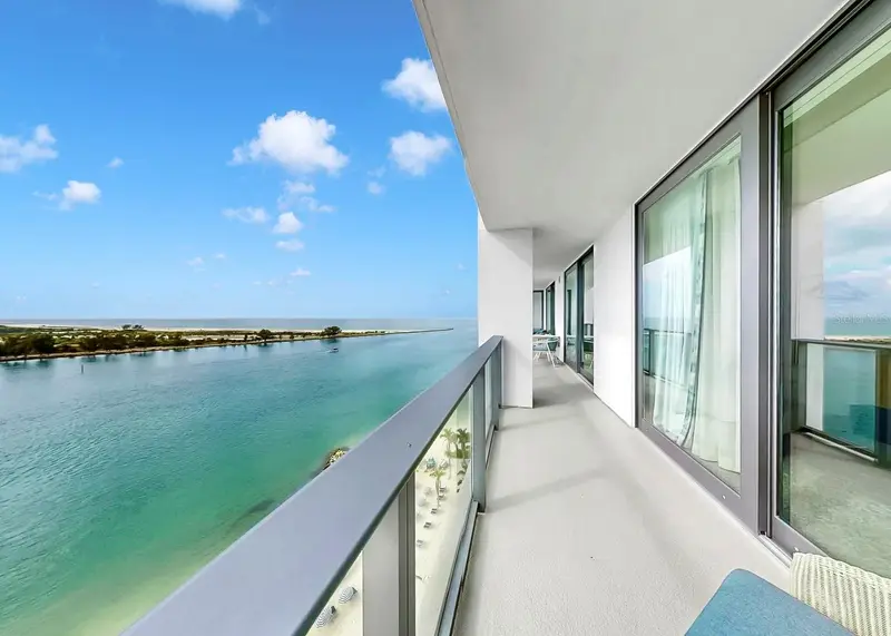 691 S Gulfview Blvd #1410, FL