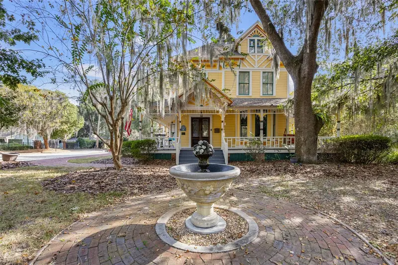 221 Se 7th St, FL
