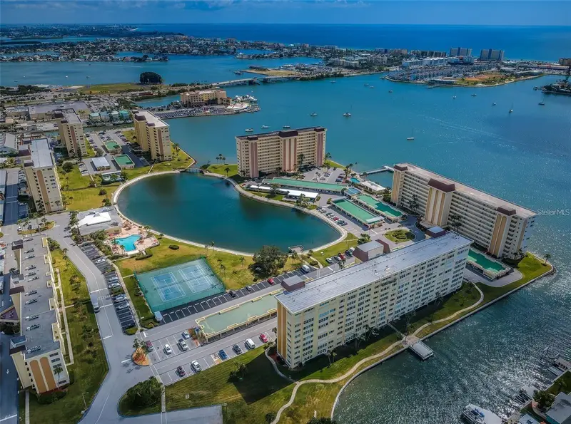 4725 Cove Cir #808, FL
