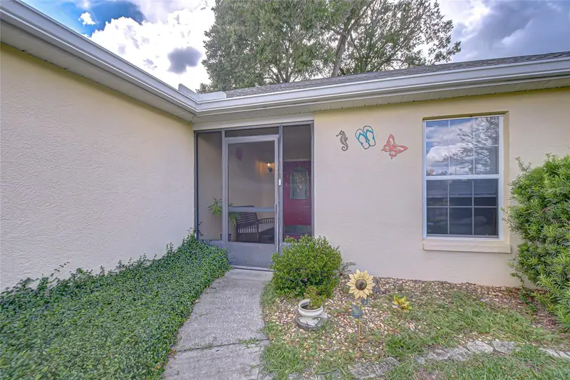 6911 Oakcrest Way, FL