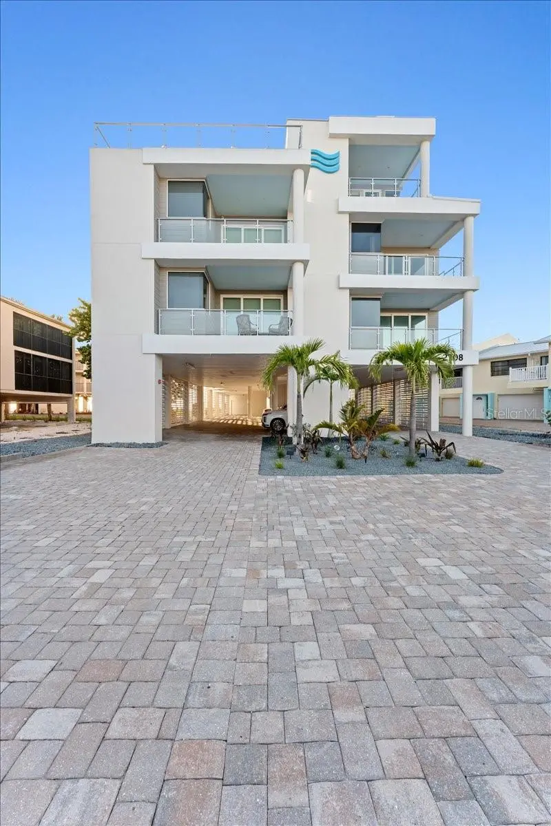 2708 N Beach Rd #2, FL