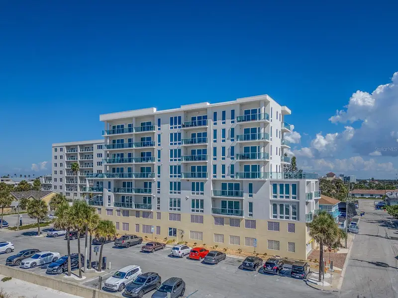15 Avalon St #403, FL