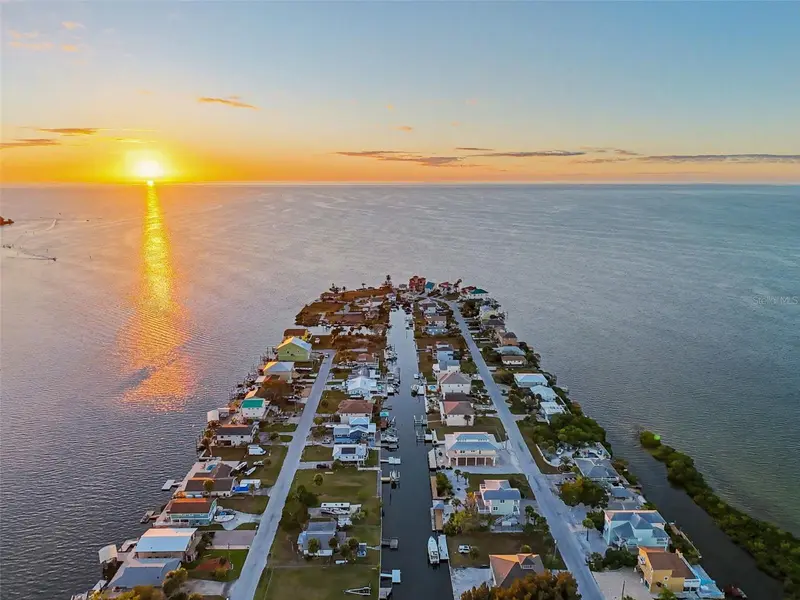 6522 Seaview Blvd, FL