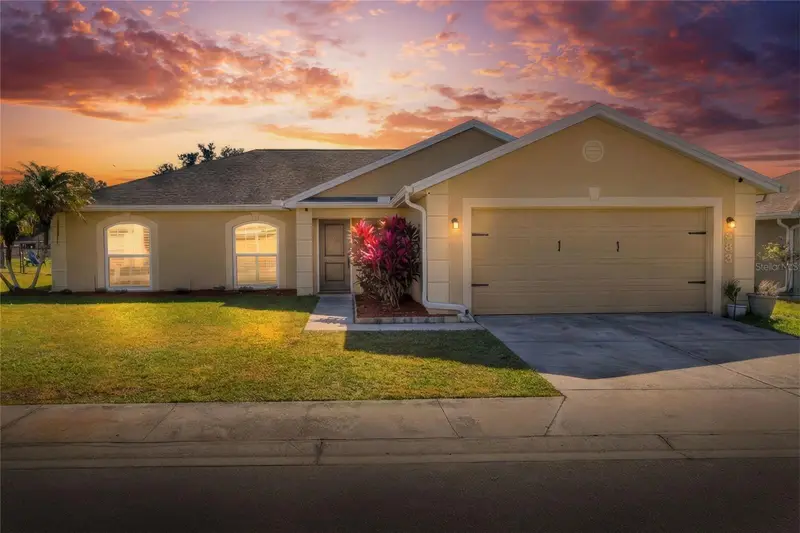 533 Seven Oaks, FL