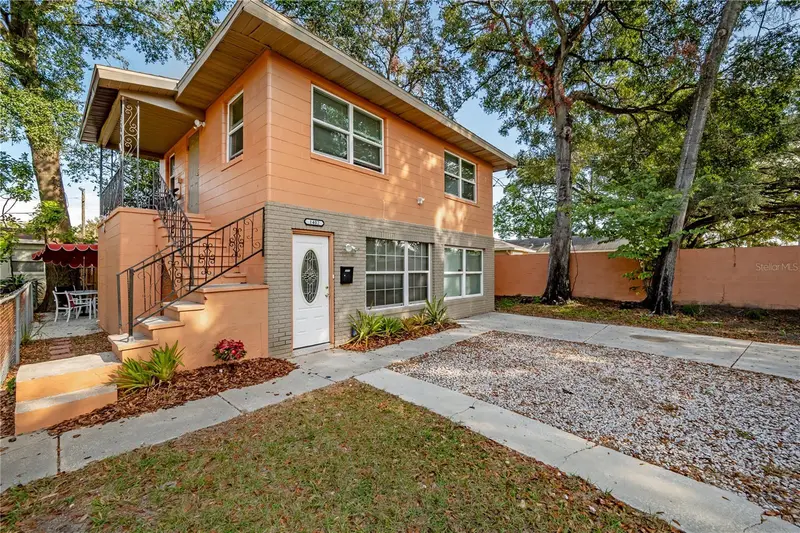 1402 E 28th Ave, FL