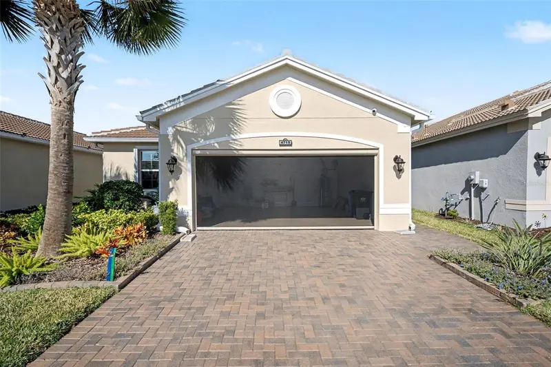 4715 Avila Lakes Dr, FL