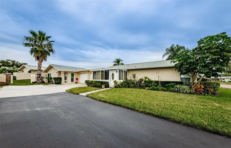 2739 Sherbrooke Ln #B, FL