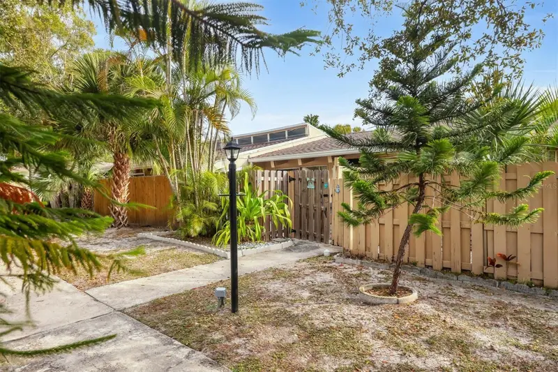 500 N Jefferson Ave #C3, FL