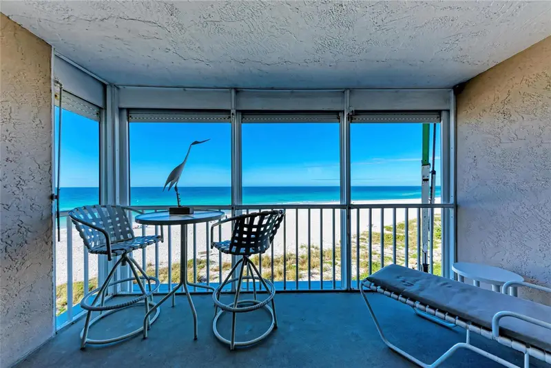 5200 Gulf Dr #302, FL