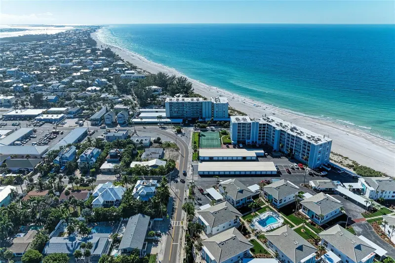 5200 Gulf Dr #302, FL