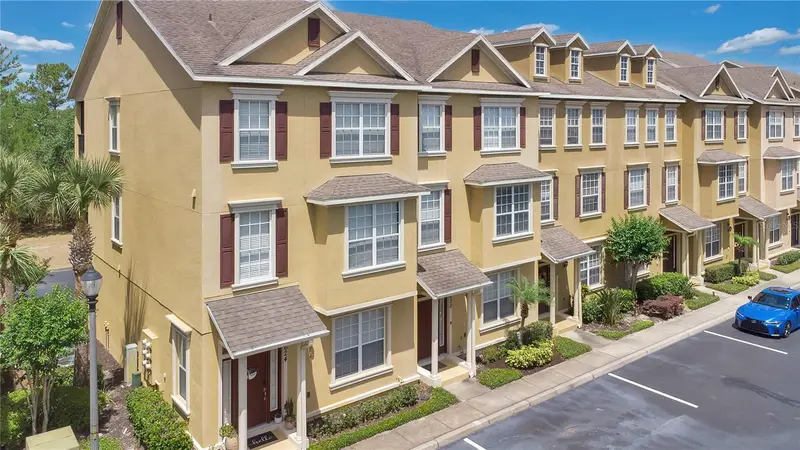 628 Pensacola Ln, FL